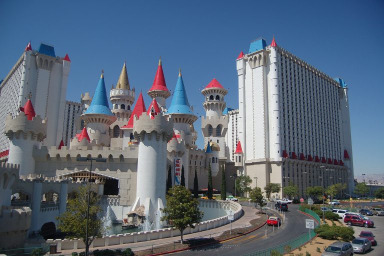 2048px Excalibur Las Vegas 2597753920 768x511