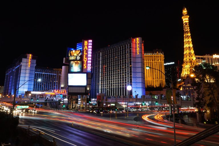 2048px Las Vegas strip at night Nevada 768x512