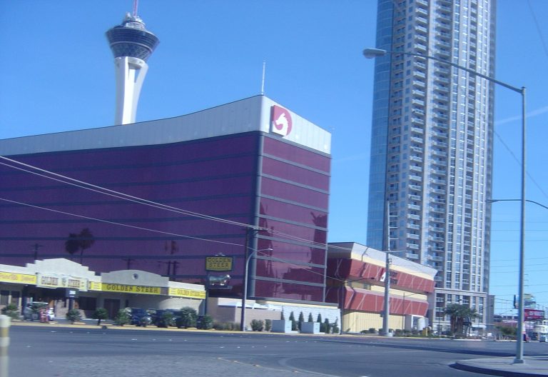 2048px Lucky Dragon casino 768x528