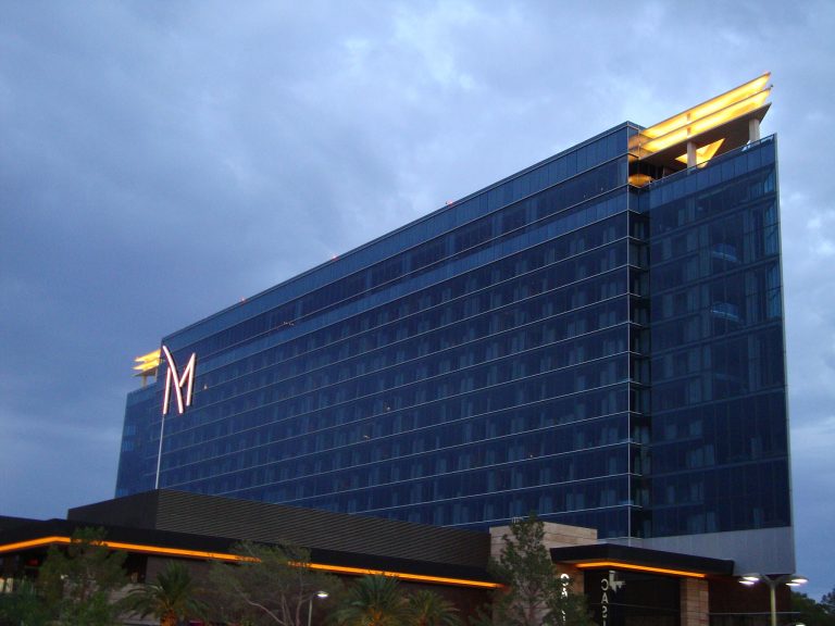 2048px M Resort hotel tower June 2009 768x576