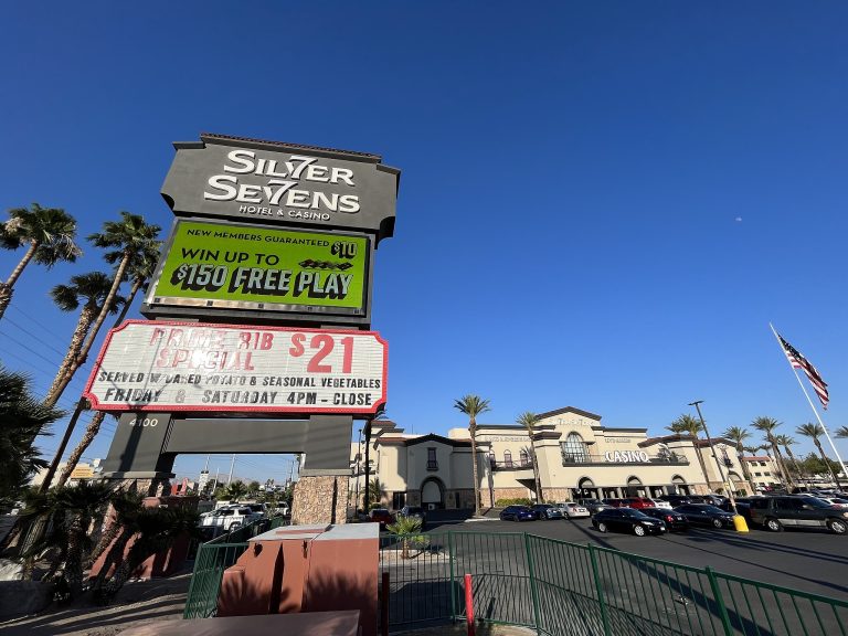 2048px Silver Sevens 768x576