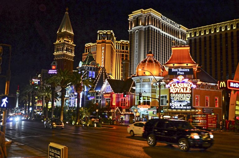 2048px The Strip 9686170526 768x509