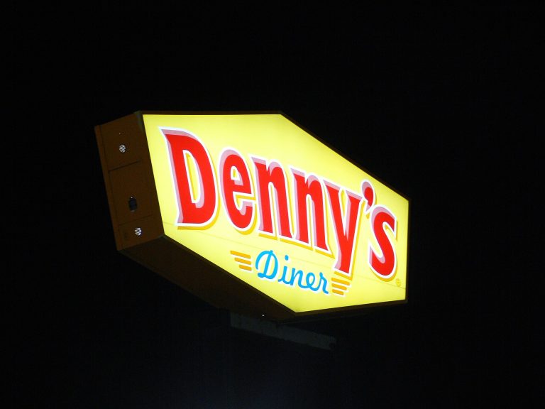 2048px Dallas Dennys Diner sign 2 768x576