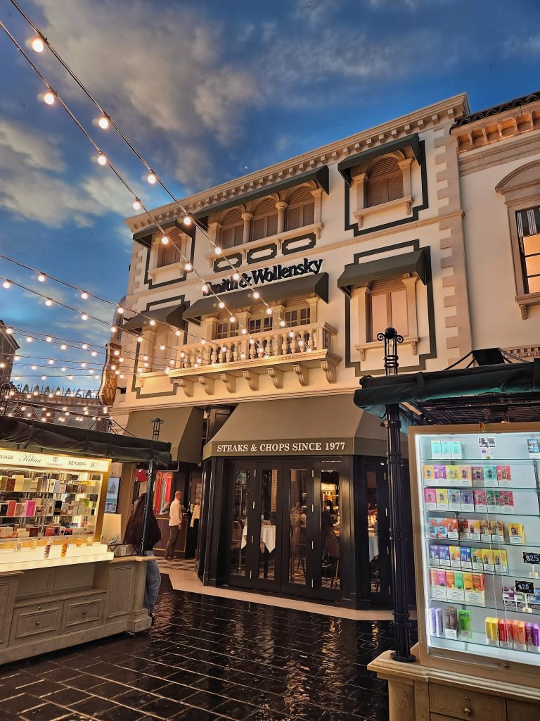 2048px Smith and Wollensky 1   The grand canal shops 768x1024